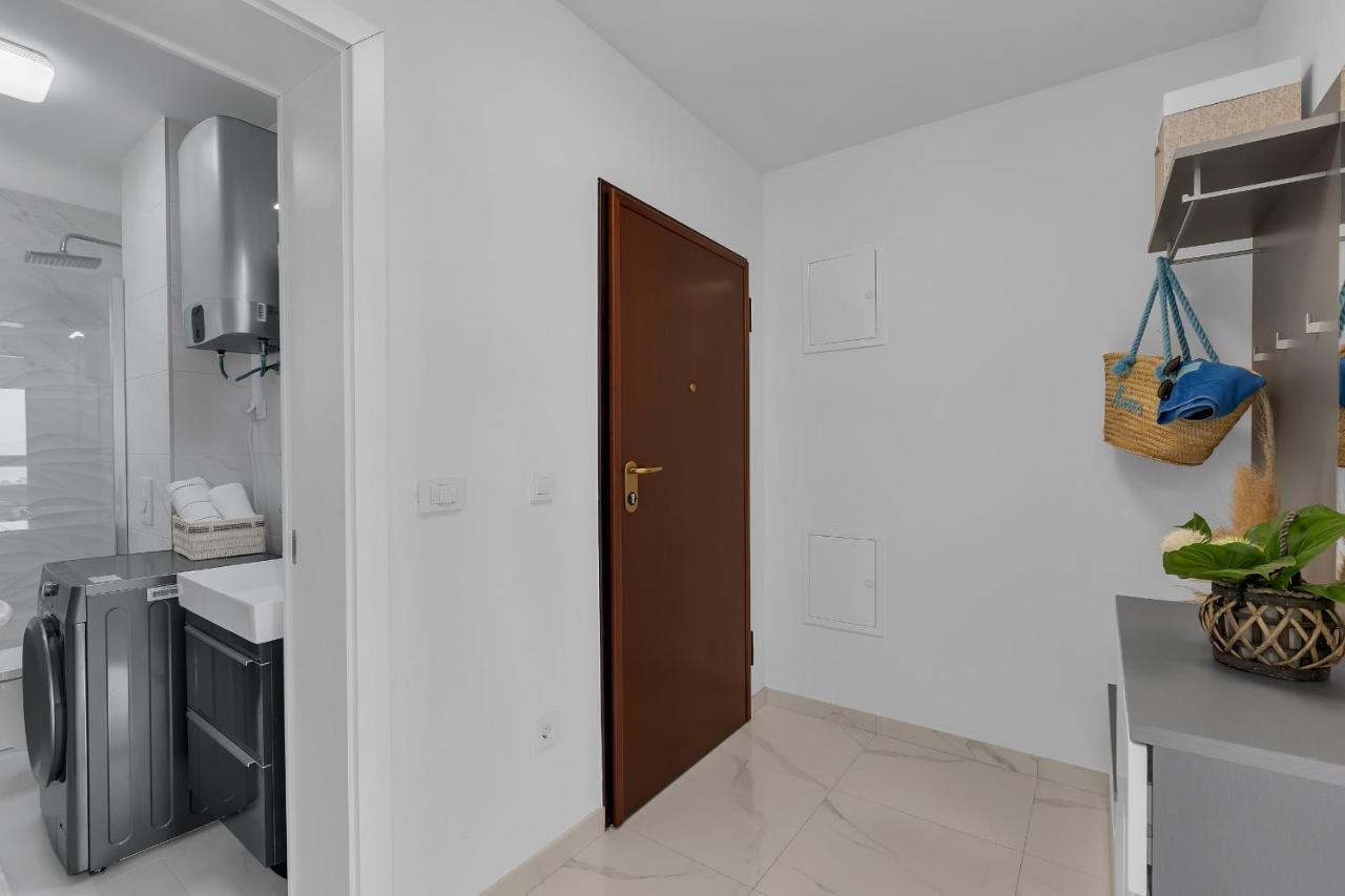 Apartment Navis, Sea View Makarska Eksteriør billede