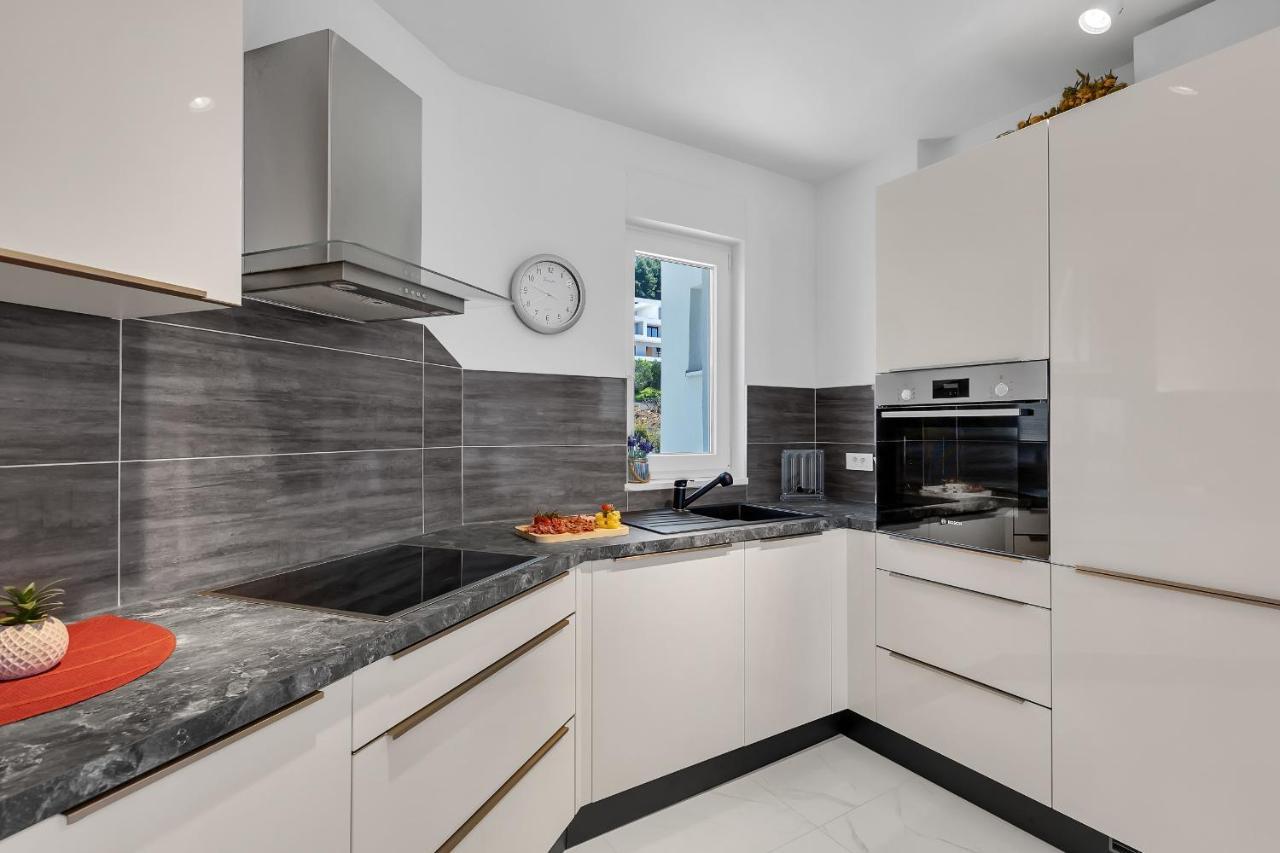 Apartment Navis, Sea View Makarska Eksteriør billede