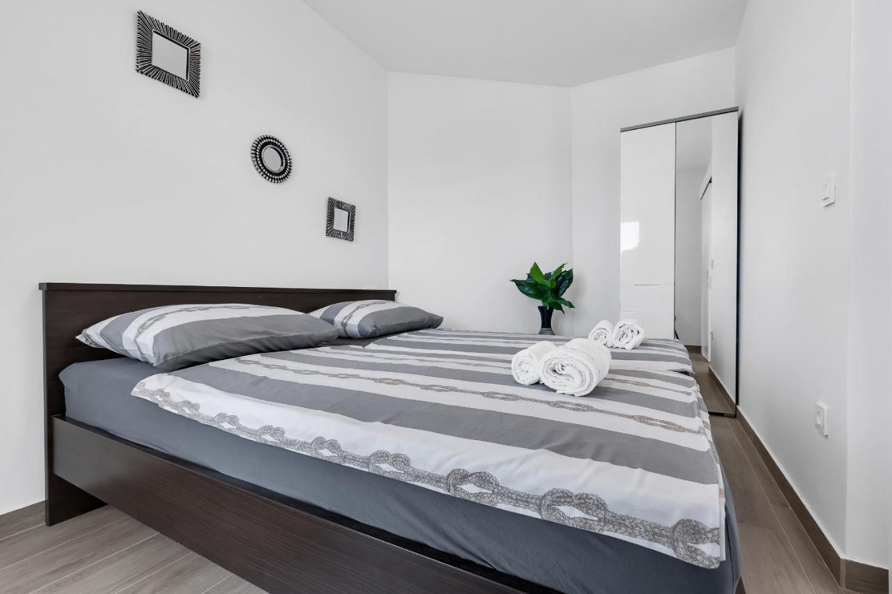 Apartment Navis, Sea View Makarska Eksteriør billede