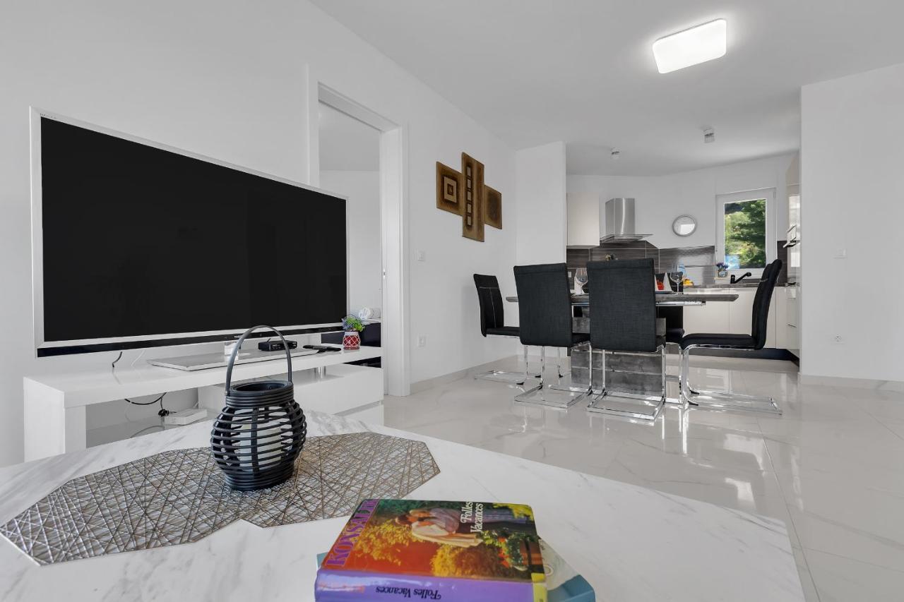 Apartment Navis, Sea View Makarska Eksteriør billede