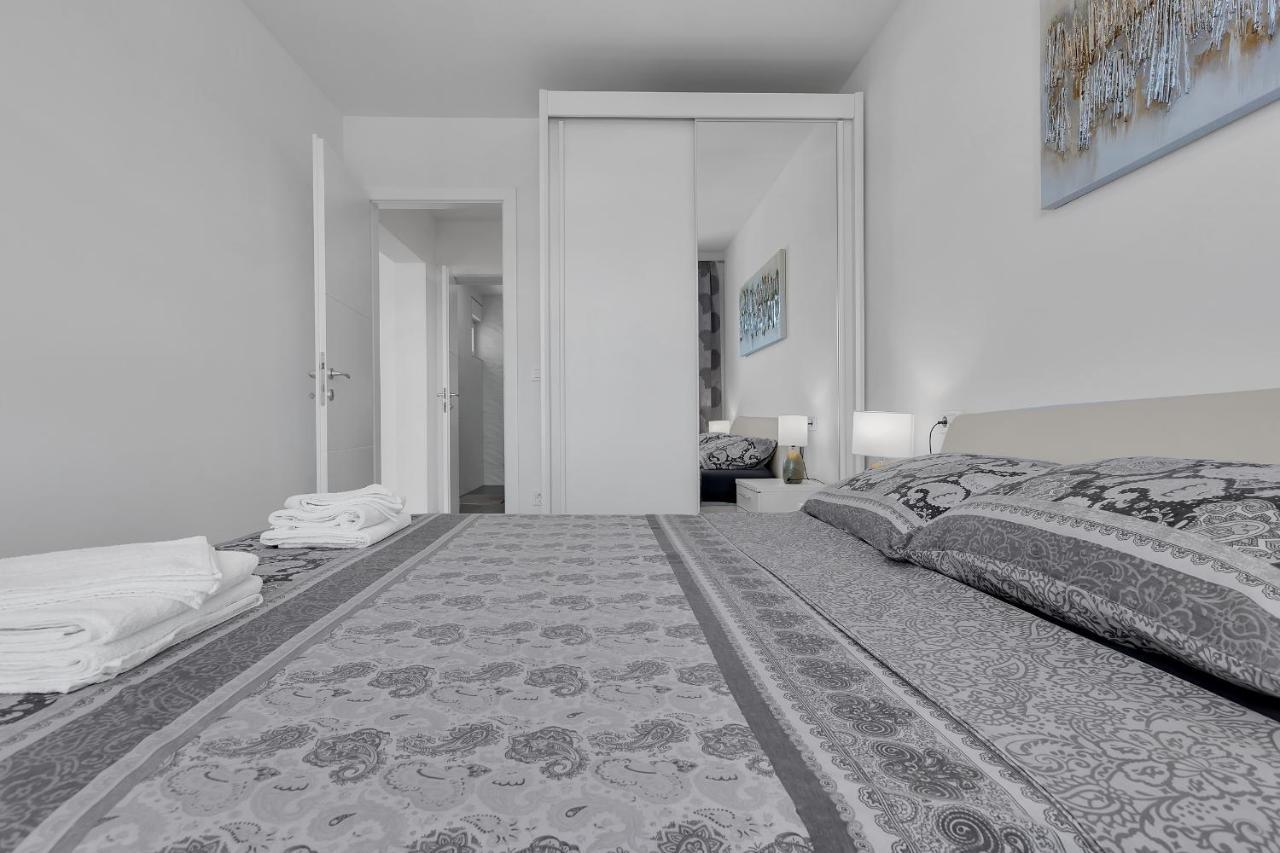 Apartment Navis, Sea View Makarska Eksteriør billede